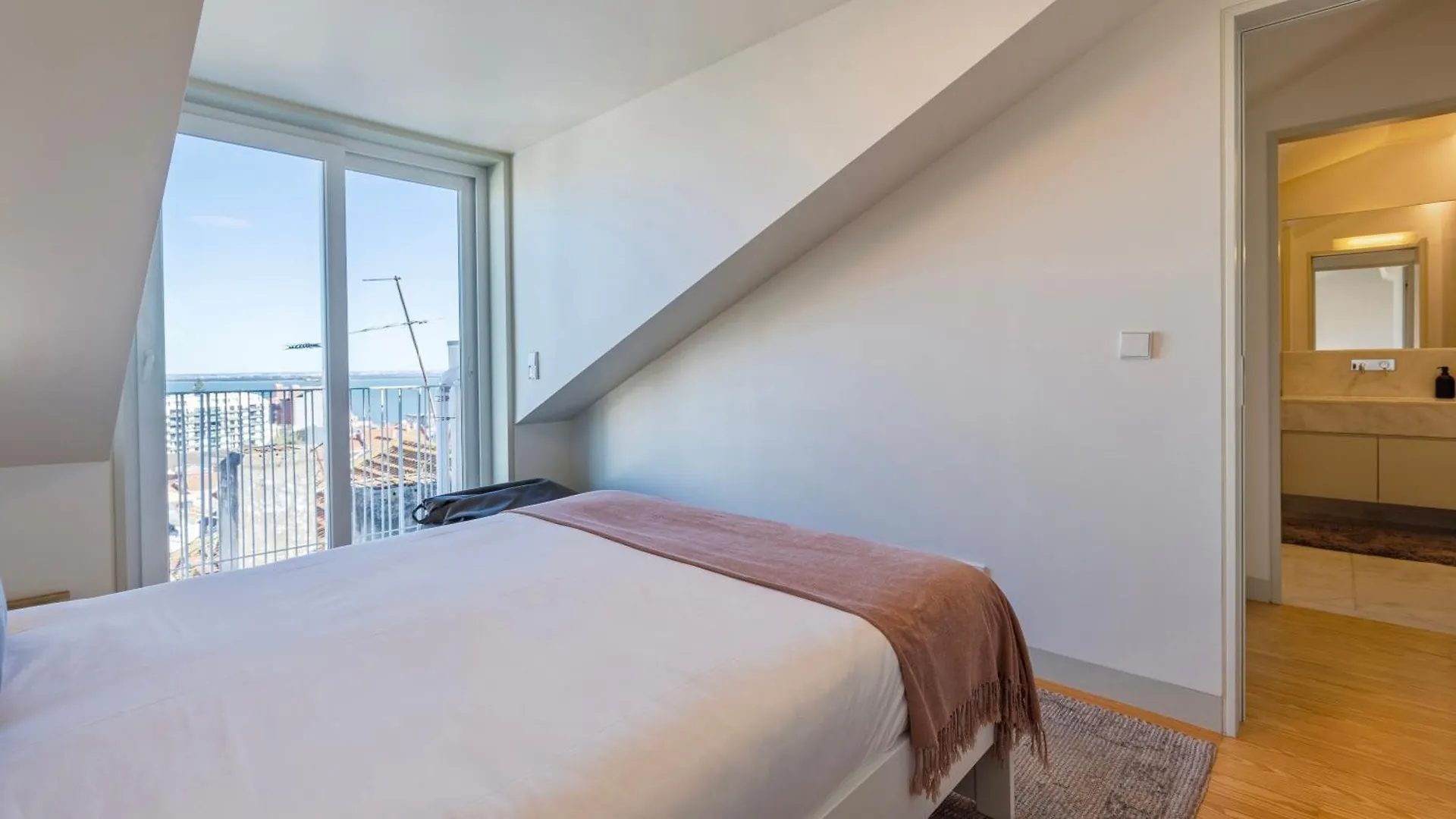 Apartment Elegant City Stay In Graca By Lovelystay Lisbon